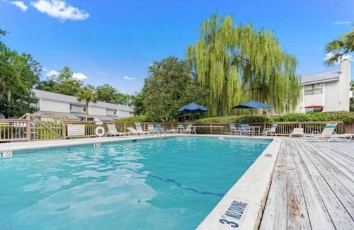Saint Simons Island Apartment | Turtle Cove Summary: