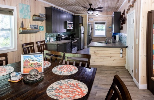 Spanish Wells House | Turtle Shell/Beach Access/Umbrella,Chairs Kayak/Golf Cart/Quiet Dead End Street