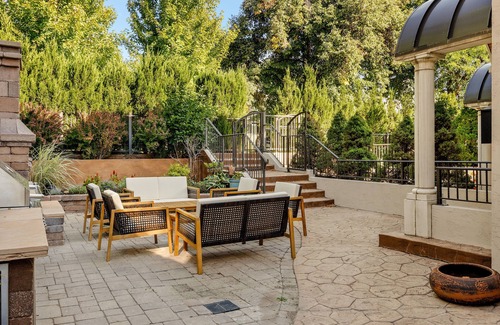 Cherry Creek Condo | Tuscan Cherry Creek Gem | Dine and Shop Nearby