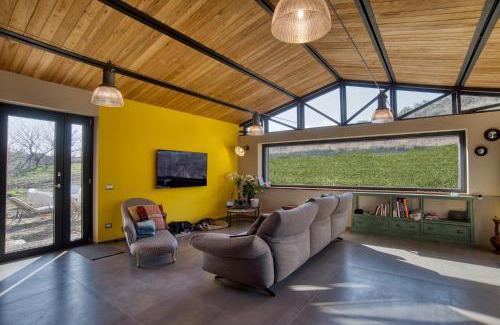 Castell'Azzara Bed & Breakfast | Tuscan Cozy Escape with View, Garden & Breakfast