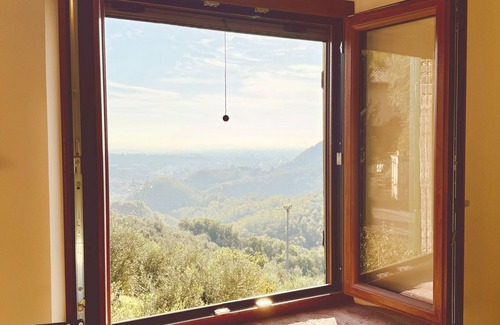 Aquilea Apartment | Tuscan Duplex with Breathtaking Views just 15 minutes away from Lucca