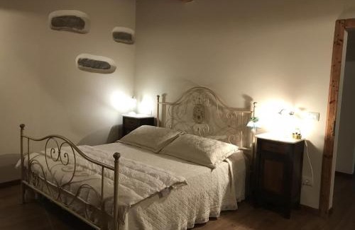 Castiglione di Garfagnana House | Tuscan Farmhouse in Castiglione di Garfagnana with Garden