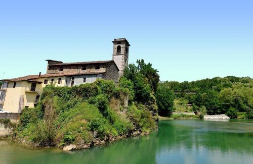 Castiglione di Garfagnana House | Tuscan Farmhouse in Castiglione di Garfagnana with Garden