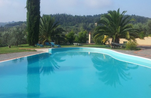 Montespertoli Apartment | Tuscan hills, near Florence, apartment sleeps 4 with pool