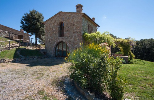 Gambassi Terme House | Tuscan house in an ancient village near San Gimignano - Il Fienile