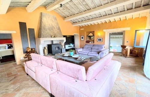 San Casciano dei Bagni Villa | Tuscan Magic - sleeps 14 - exc pool, extensive parkland + private restaurant