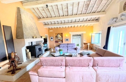 San Casciano dei Bagni Villa | Tuscan Magic - sleeps 14 - exc pool, extensive parkland + private restaurant