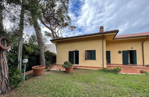 Rosignano Marittimo Apartment | TUSCAN SEAFRONT APARTMENT WITH PRIVATE ACCESS TO THE SEA