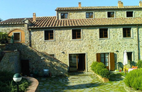 Cortona Apartment | Tuscan sun in elegant condo with private parking, at 3km from Cortona