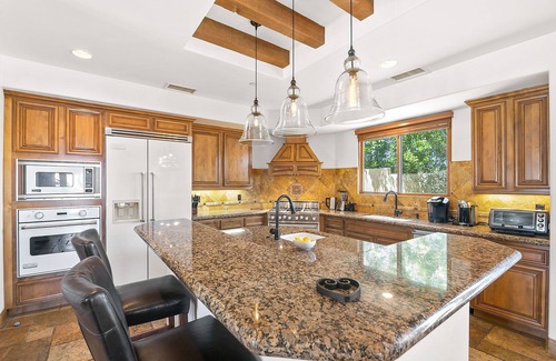 Chino Canyon House | 'Tuscany Retreat' Up close mountain views