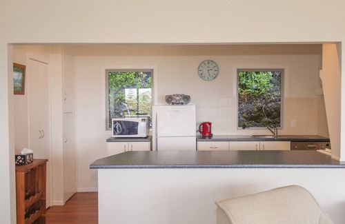 Hahei Cottage | Tutaritari Treasure - Hahei Holiday Home
