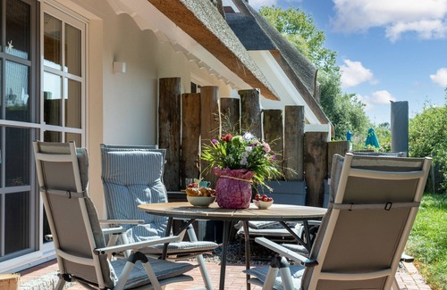 Am Salzhaff House | Tuttelduuv under thatch with fireplace and garden - Dünenrose and Tuttelduuv under thatch