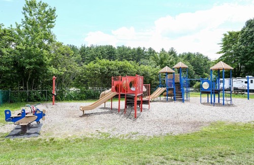 South Hampton Other | Tuxbury Pond Camping Resort Cottage
