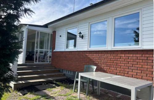 Kalmar House | Två sovrum fyra sängar Koppla av med hela familjen i detta fridfulla boende