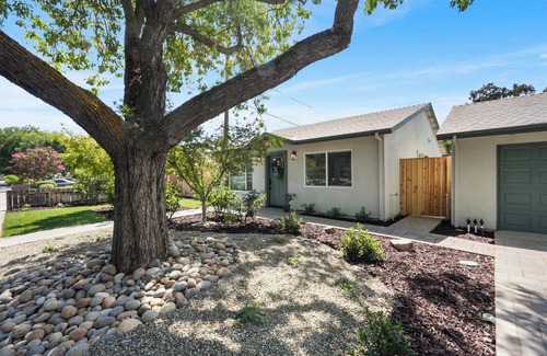 Modesto House | TVs in living and master, private yard and high-speed Wi-Fi.
