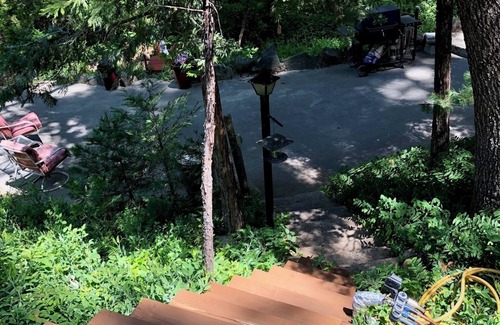Twain Harte Cabin | Twain Harte CA Cute Cozy Cabin Sleeps 4, 1 Bedroom, Hot Tub.