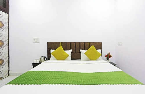 Pashim Vihar Hotel | Twamev Residency