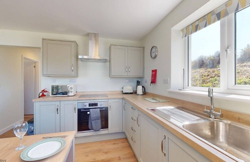 Hayle Cottage | Tweenbanx has been fully rebuilt and can accommodate up to 6 people