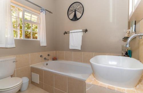 Clovelly House | Tweni Cottage