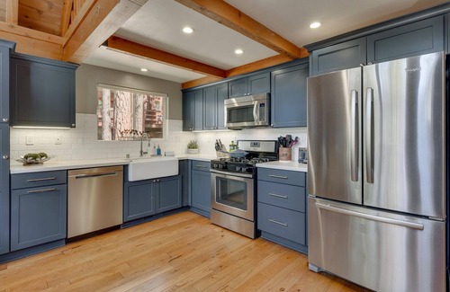 Lake Forest House | Twilight Ridge – Hot Tub, Views, Open Floor Plan, BBQ