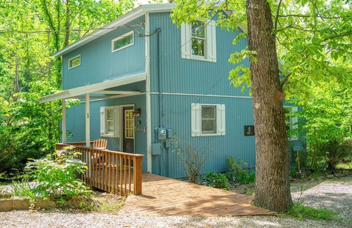 Eureka Springs Cabin | Twilight Trails- 3 bedroom cabin. 6 min away from downtown Eureka Springs!