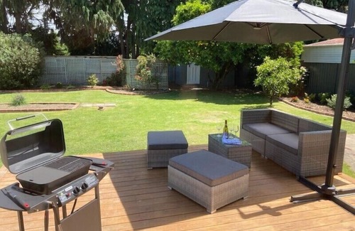 Havelock North House | Twin Cedars Cottage, Havelock North