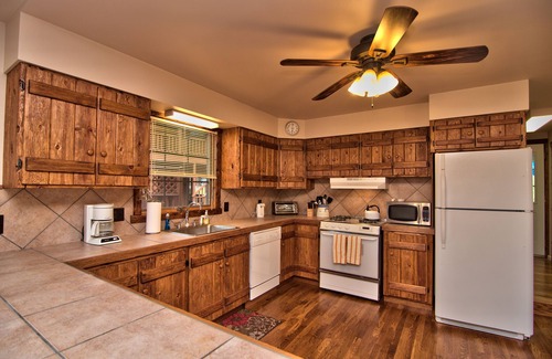 White Mills Cottage | Twin Cottages on Lake Wallenpaupack – Your Glamping Getaway - Sleeping 14 - 20