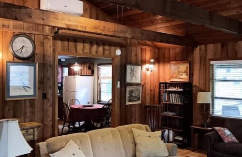 Franklin Cabin | Twin Creeks on the Cullasaja