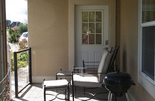 Twin Falls County House | Twin Falls one level private bedroom with full bath Private Patio & Yard.