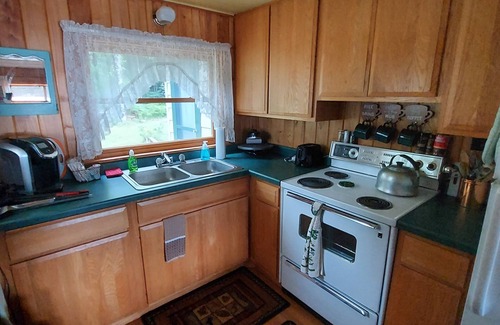 Toivola Cottage | Twin Lakes Cottage on Lake Roland