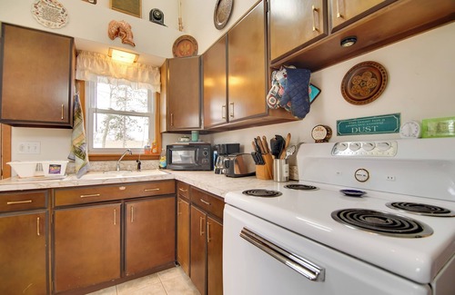Twin Lakes House | Twin Lakes Home - Walk to Lake Elizabeth!