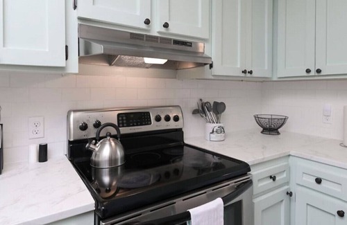 Sumter House | Twin Lakes Retreat | Close to Shaw AFB | Sleeps 9!