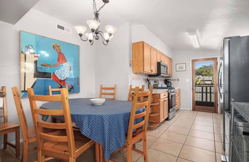 Eastside Santa Cruz House | Twin Lakes Surf Cabin - Sleeps Up To 12