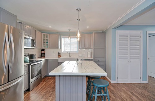 Rockport House | Twin Lights: Explore the village of Rockport!