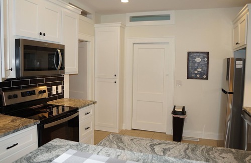 Sylacauga House | Twin Magnolias - Fully Remodeled early 20th Century home in downtown Sylacauga!