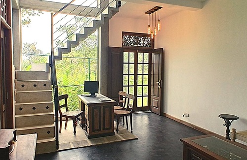 Polgasowita Villa | Twin or Double Room at Charming Villa -Wi-Fi & AC near Colombo