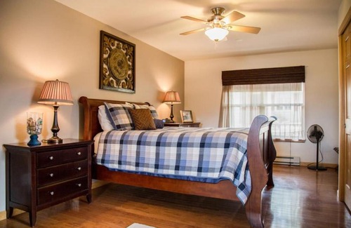 Estes Park House | Twin Owls Lodge, Great for families Master bedroom, Loft, full kitchen, Dogs OK