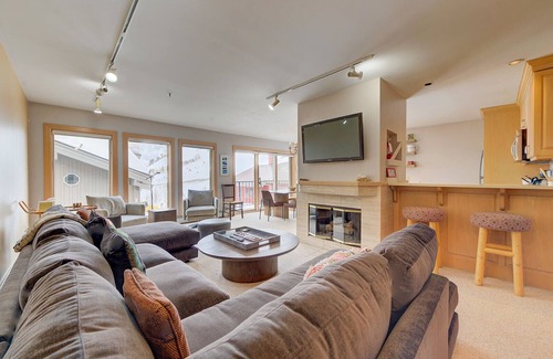 Salt Lake Mountain Resorts House | Twin Peaks Lodge - ski-in/out to Snowbird