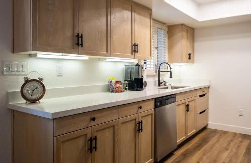 Kachina Village House | Twin Pines Cabin in the Woods