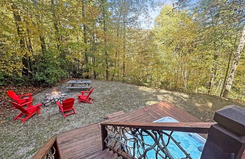 Robbinsville Cabin | Twin Pines - Free Brewery Tour Passes - Secluded Cabin - Convenient to Fontana