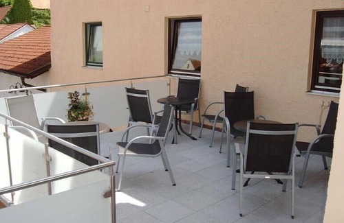 Neustadt an der Donau Apartment | Twin room (17 sqm) with two single beds
