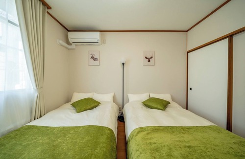 Minato Hotel | Twin room with private bathroom/Osaka Ōsaka