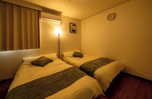 Minato Hotel | Twin room with private bathroom/Osaka Ōsaka