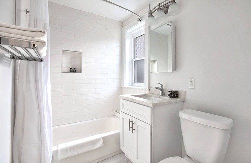 Harsimus Cove Condo | TwinCity 2 BR/1 BA Apt - Minutes To NYC! (4)