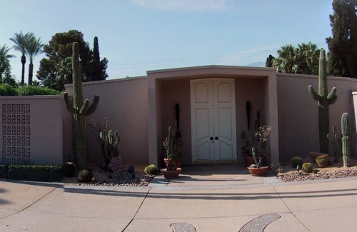 Old Las Palmas House | Two Acre Estate Uptown Palm Springs, Private Tennis Court