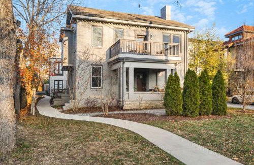 Hillsboro Village House | TWO Adjacent Homes in 12 South and Belmont area Sleeps 20 People