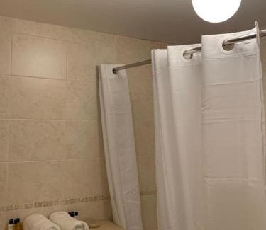 Southend-on-Sea Apartment | Two Bed Flat By The Beach No Parties No Events