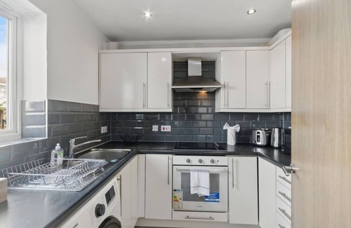 Custom House Apartment | Two Bed Serviced Apartment