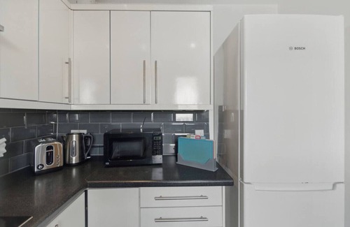 Custom House Apartment | Two Bed Serviced Apartment