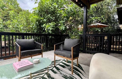 Kitsilano Apartment | Two Bed with Huge Deck: Heart of Kits & 5 mins from Beach